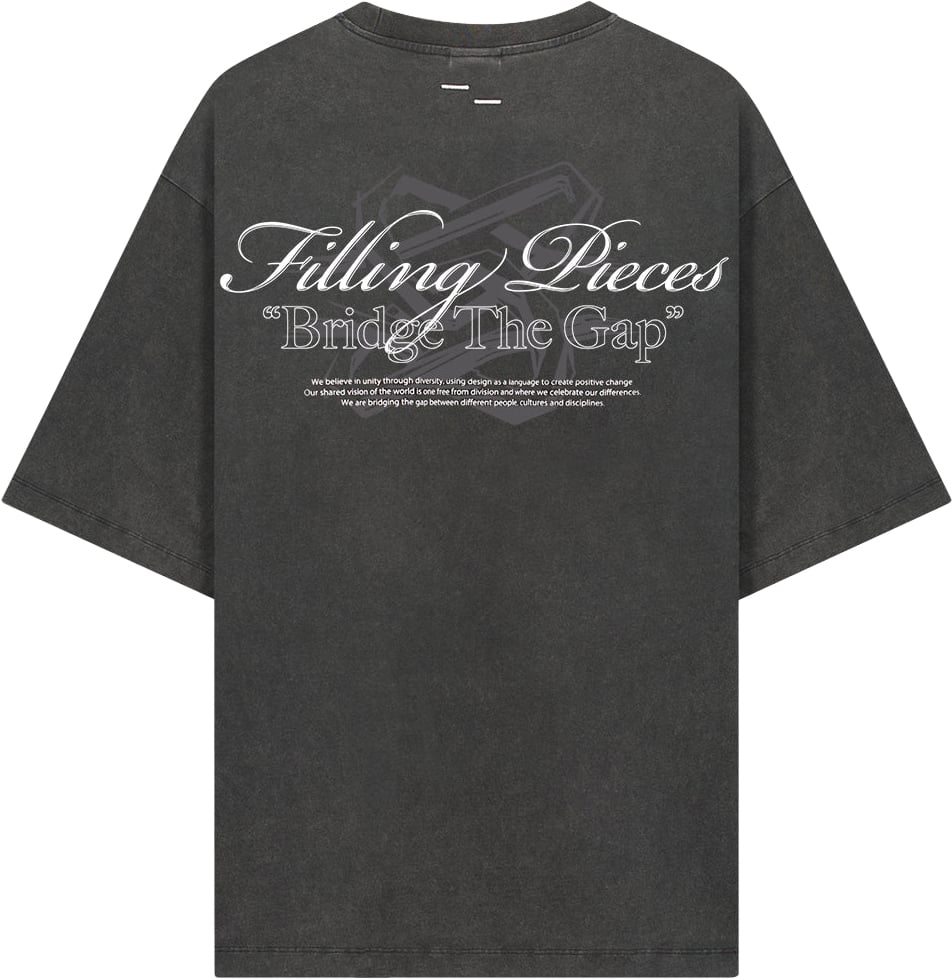 Filling Pieces T-Shirt Boxy Bridge the Gap Vintage Black Zwart