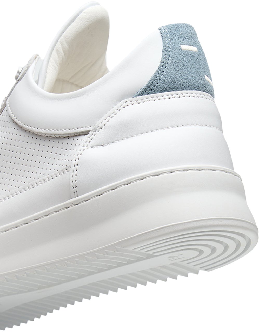 Filling Pieces Low Top Nappa Perforated White / Light Blue Blauw