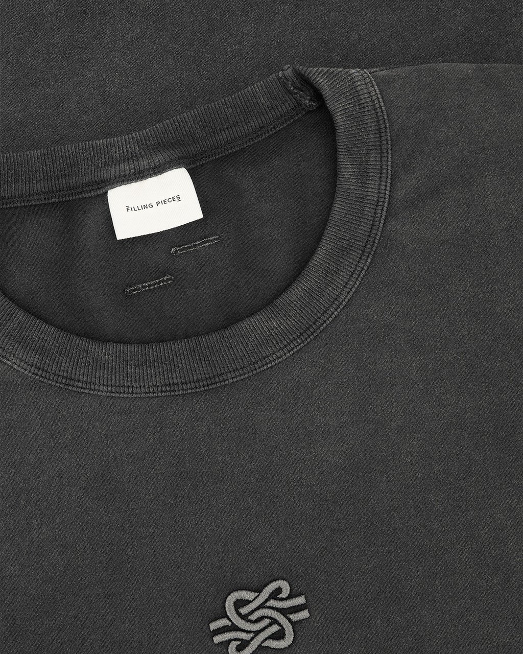 Filling Pieces Longsleeve Boxy Embroidered Vintage Black Zwart