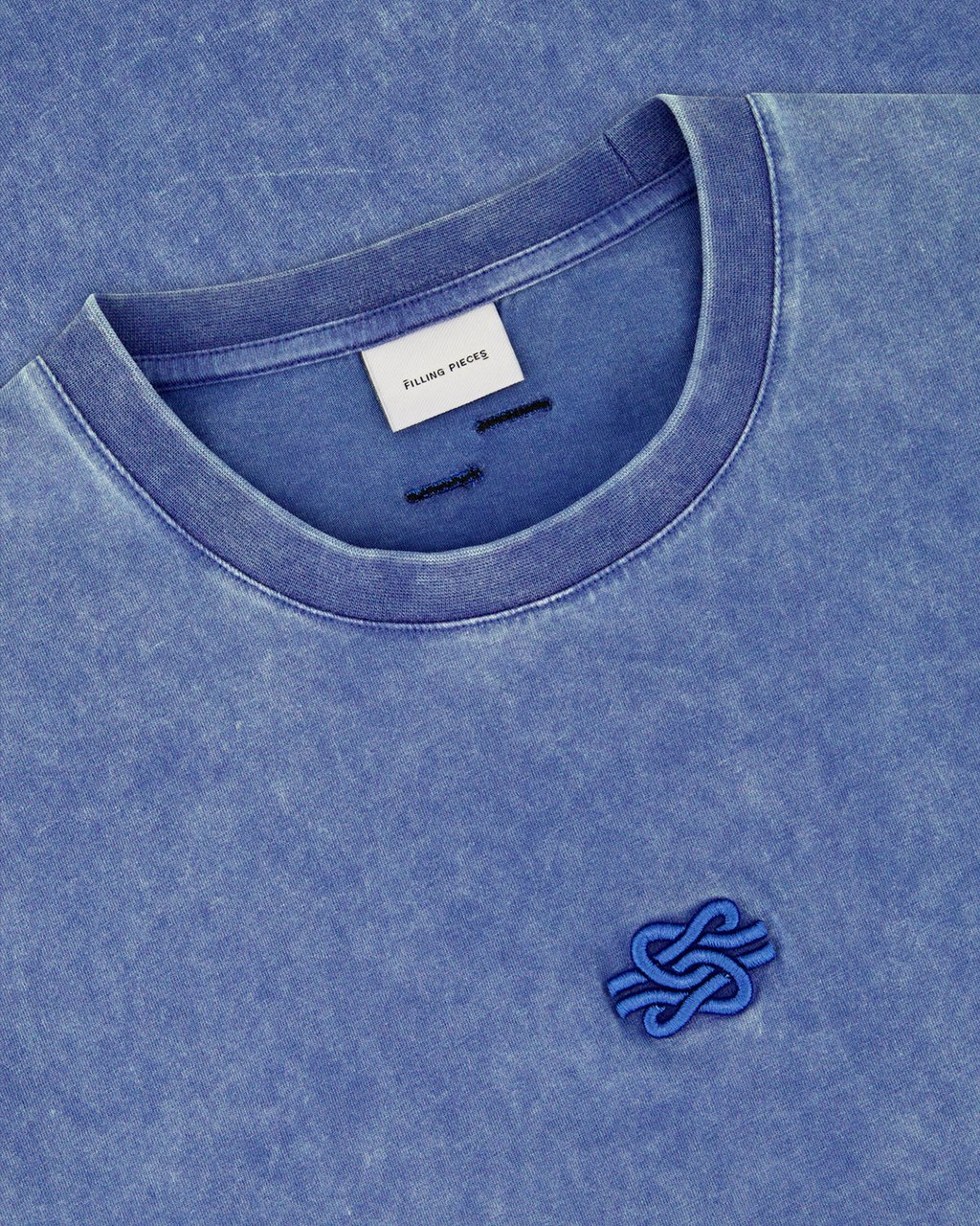 Filling Pieces T-shirt Boxy Embroidered Vintage Blue Blauw