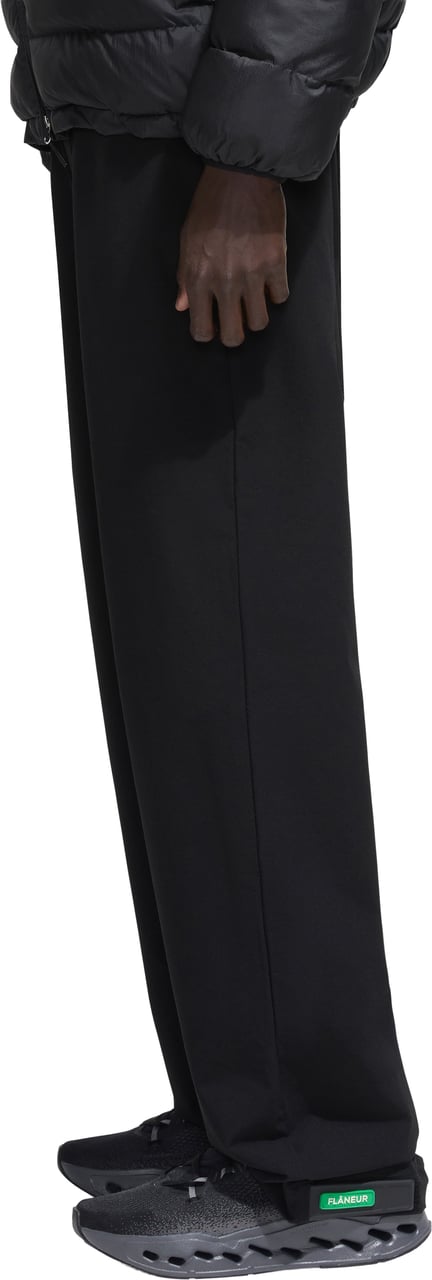 FLÂNEUR Badge Formal Tech Pants | Black Zwart