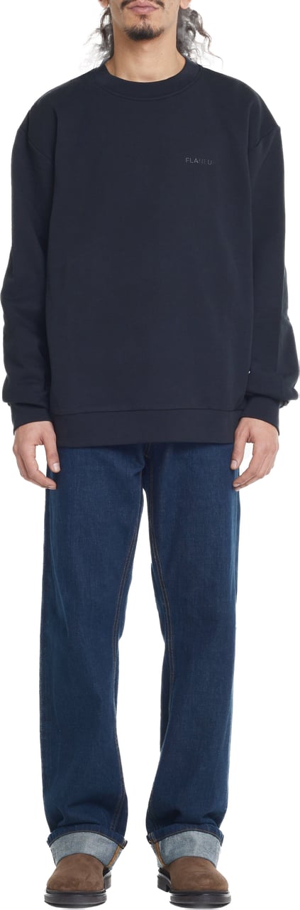 FLÂNEUR Tonal Logo Sweater | Black Zwart