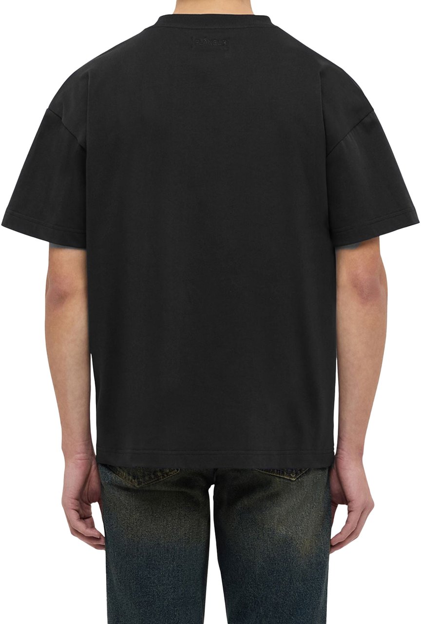 FLÂNEUR Embossed T-Shirt | Black Zwart