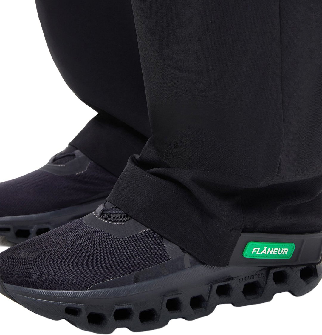 FLÂNEUR Badge Formal Tech Pants | Black Zwart