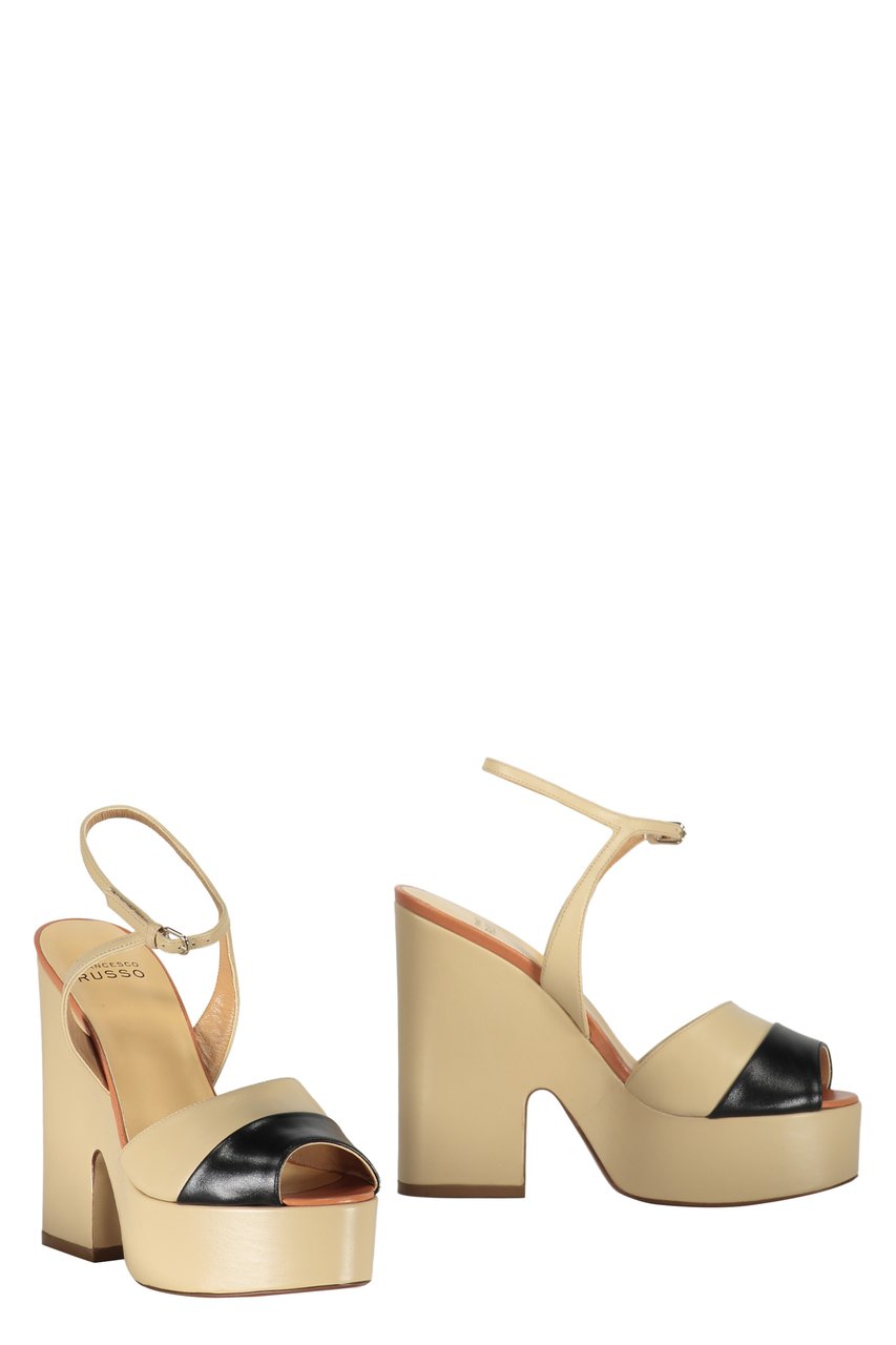 Francesco Russo Leather sandals Zwart