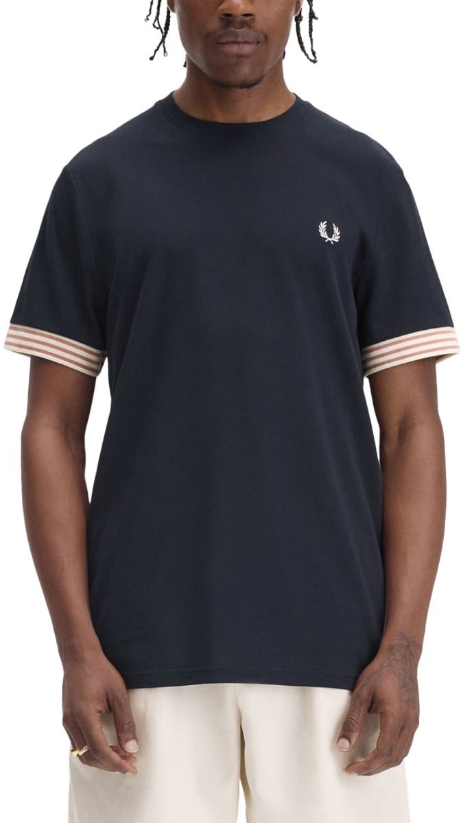 Fred Perry T-SHIRT WITH STRIPED MANIHE BORDER Blauw