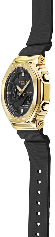 G-Shock Casio G-Shock GM-2100G-1A9ER goudkleurige kast met zwarte band Divers