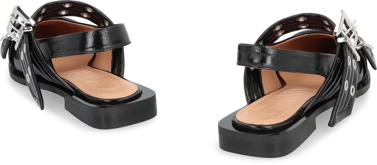 Ganni Feminine Buckle faux leather slingback pumps Zwart