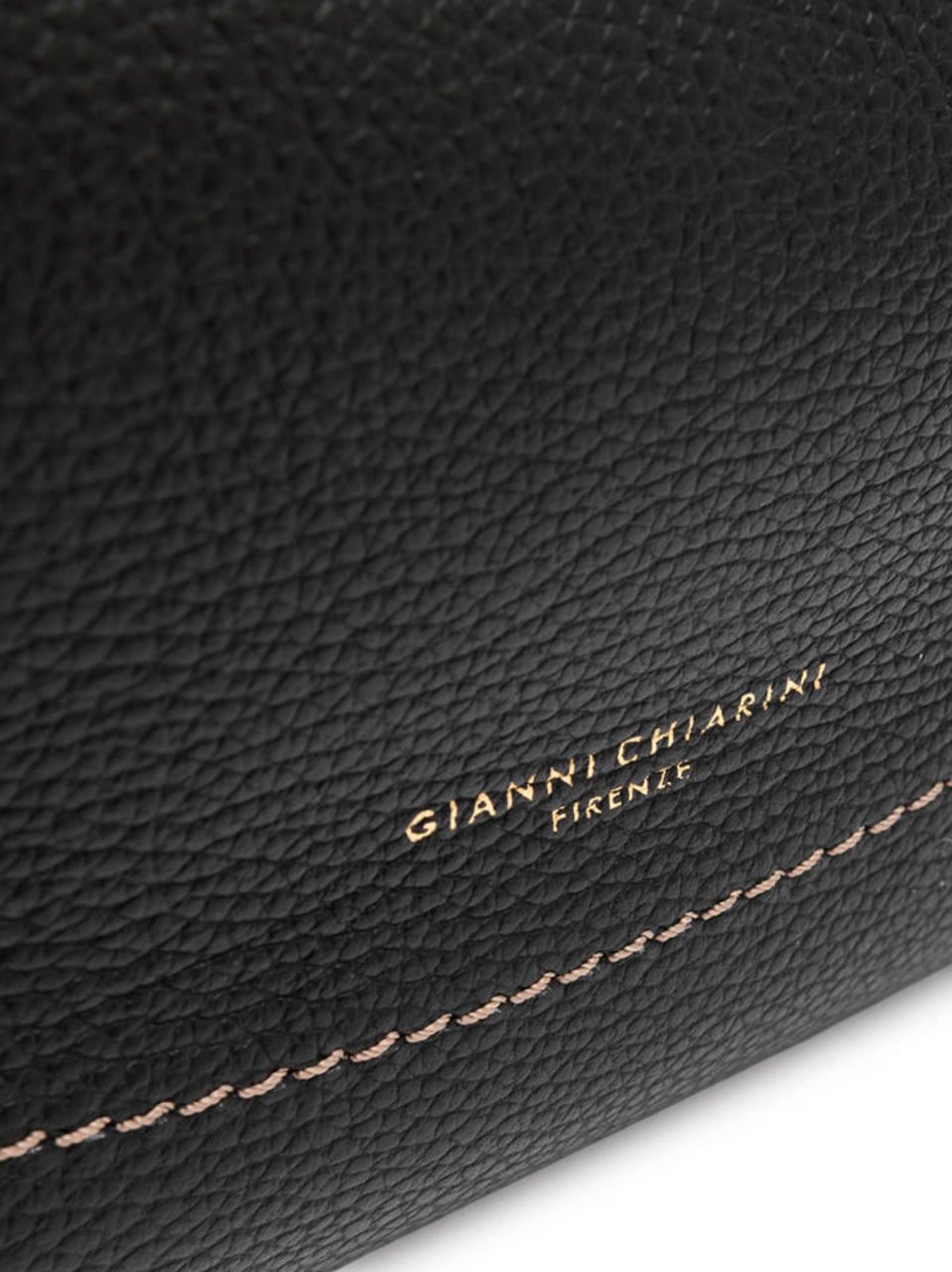 Gianni Chiarini Crescent-Shaped Textured Leather Handbag with Gold-Tone Accents Zwart