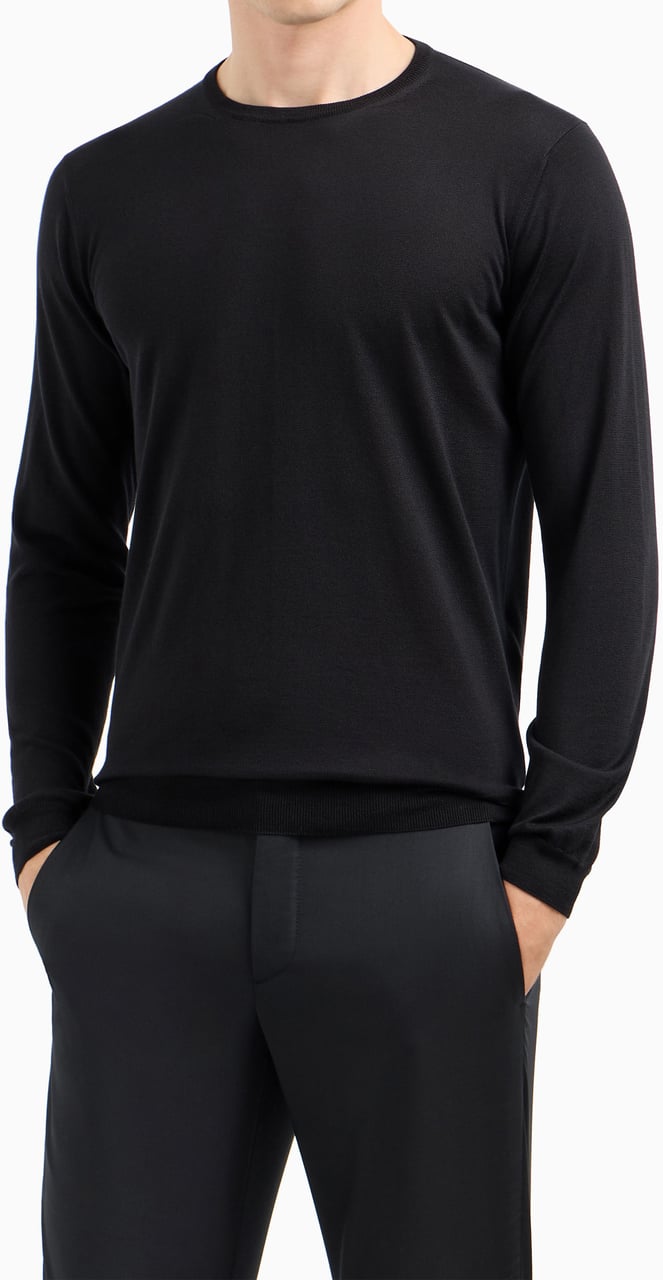 Giorgio Armani Minimalist Black Fitted Crew Neck Sweater Zwart