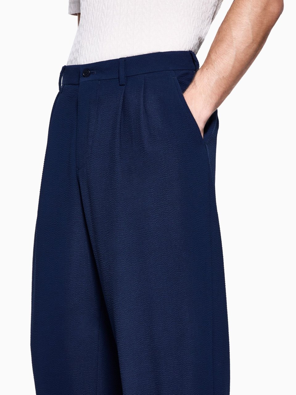 Giorgio Armani Relaxed Wide-Leg Pleated Wool Pants Zwart