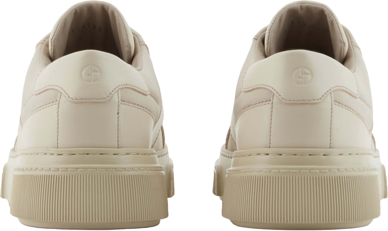 Giorgio Armani Minimalist Smooth Leather GA Logo Sneakers Neutraal