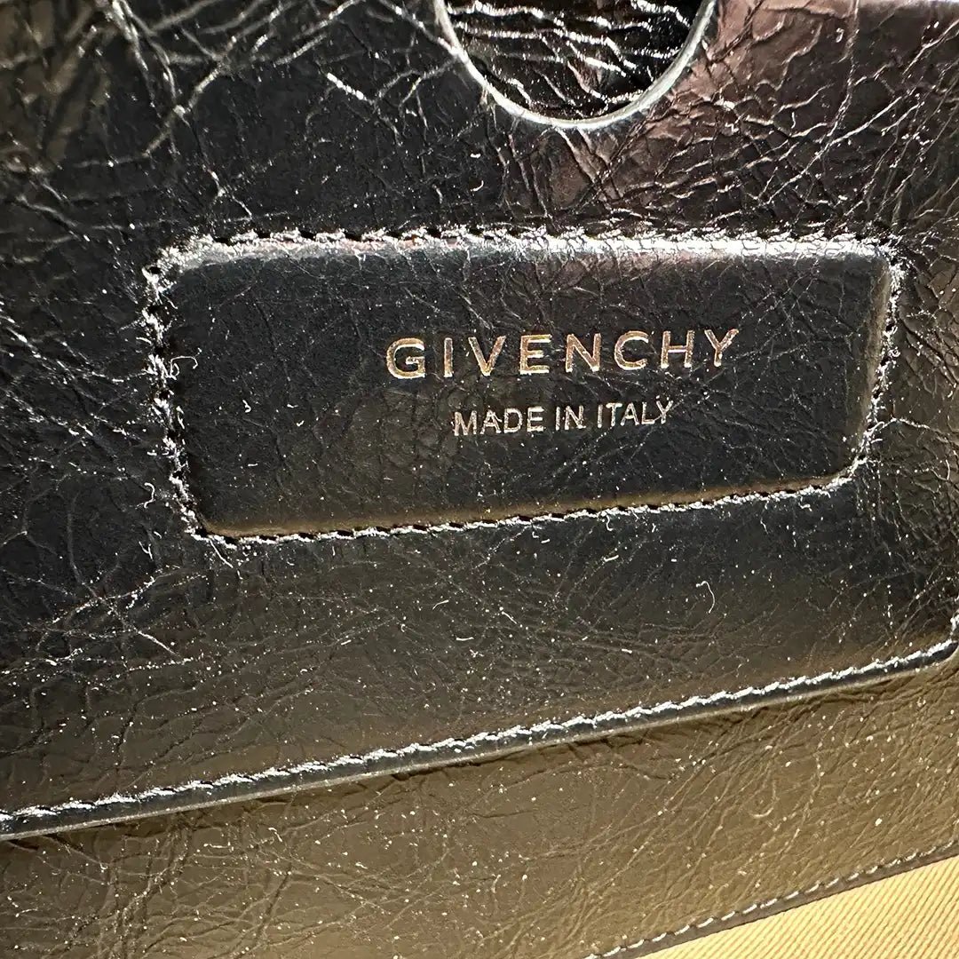 Givenchy Givenchy ID Flap Stachel Bag Medium Calfskin Black / Very Good Zwart