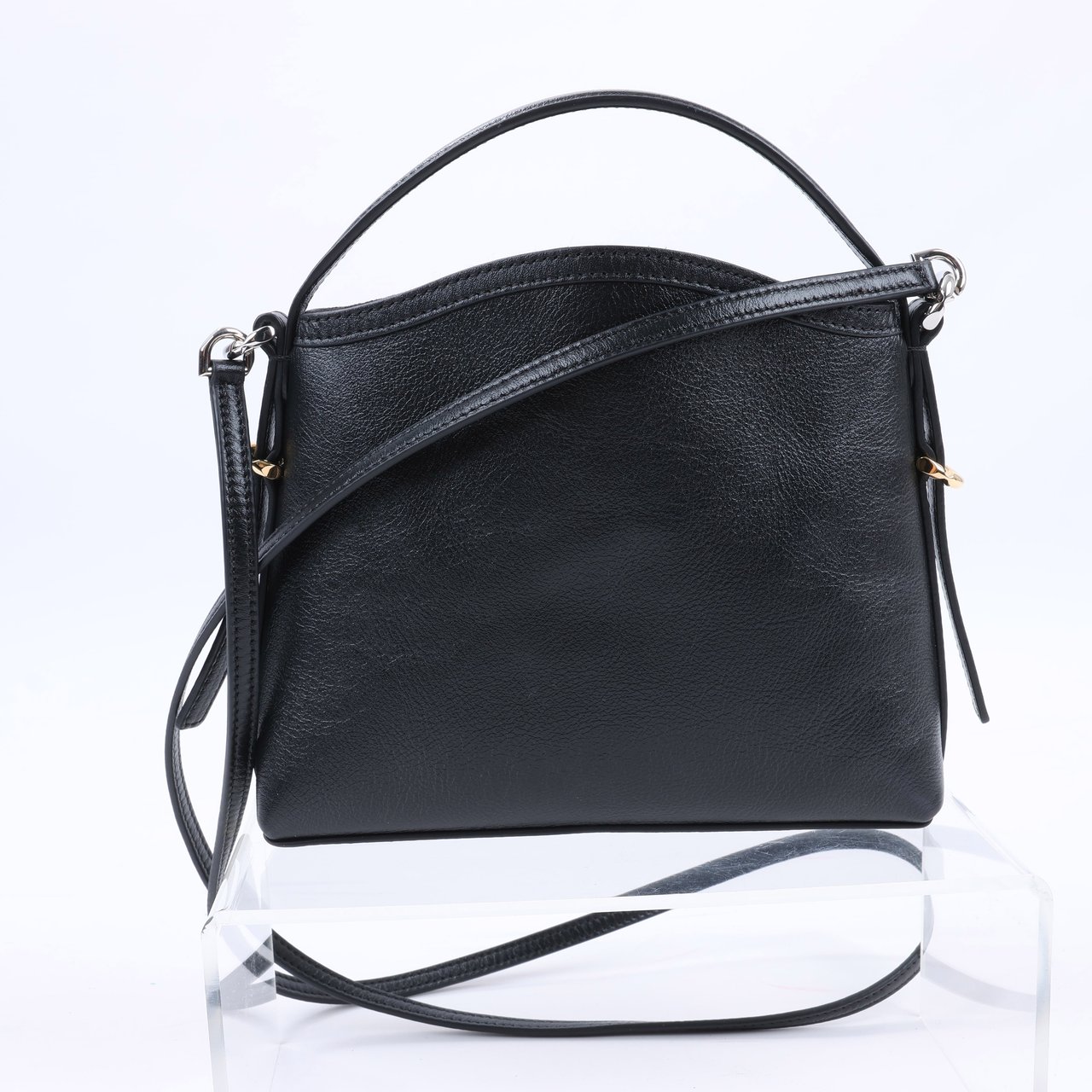 Givenchy Givenchy Voyeux Leather 2Way Shoulder Bag in Black Zwart