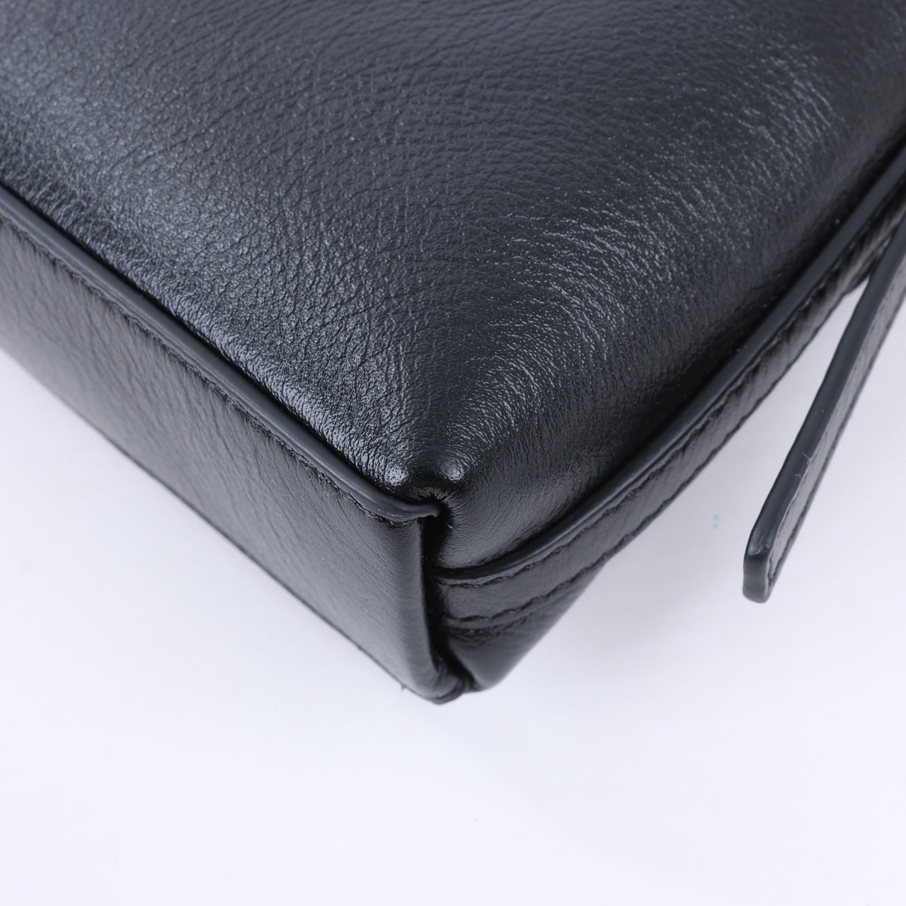 Givenchy Givenchy Voyeux Leather 2Way Shoulder Bag in Black Zwart