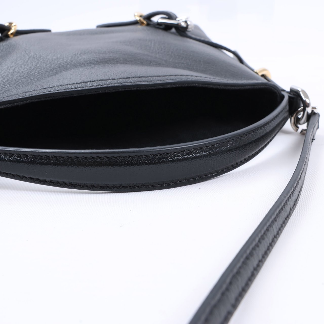 Givenchy Givenchy Voyeux Leather 2Way Shoulder Bag in Black Zwart