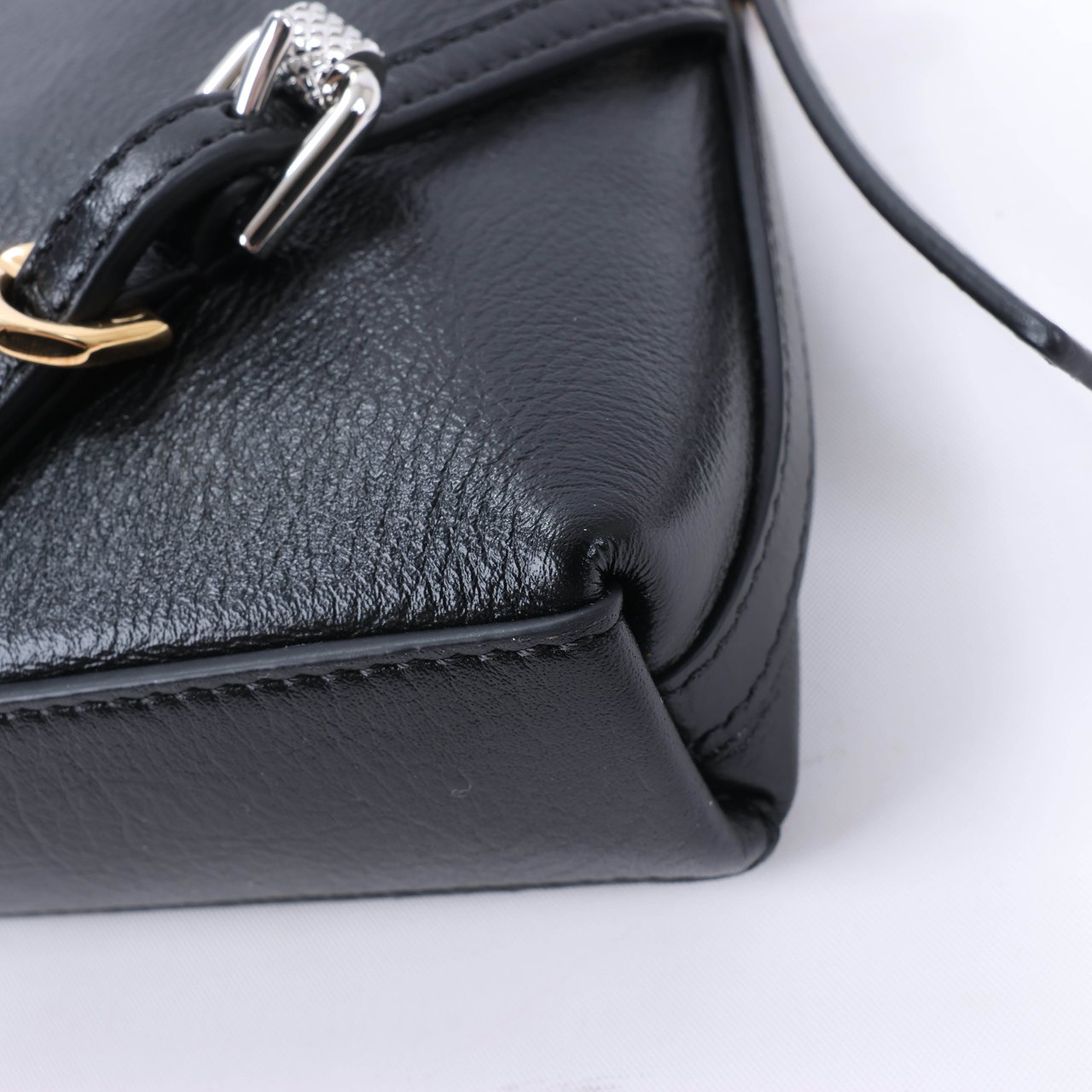Givenchy Givenchy Voyeux Leather 2Way Shoulder Bag in Black Zwart