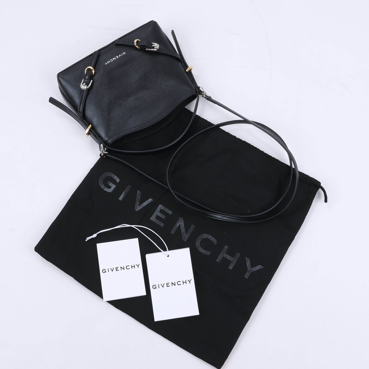 Givenchy Givenchy Voyeux Leather 2Way Shoulder Bag in Black Zwart