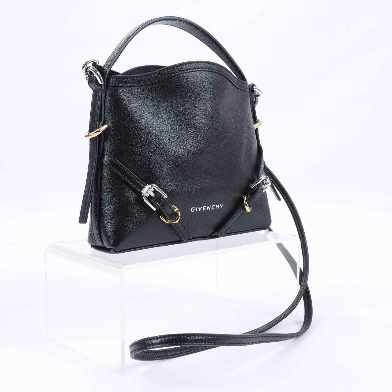 Givenchy Givenchy Voyeux Leather 2Way Shoulder Bag in Black Zwart