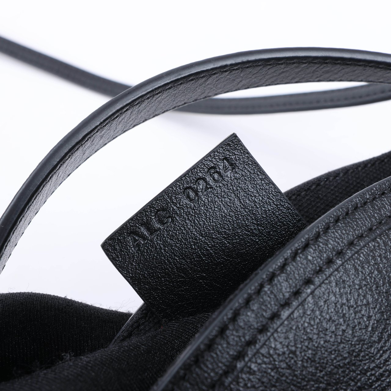 Givenchy Givenchy Voyeux Leather 2Way Shoulder Bag in Black Zwart