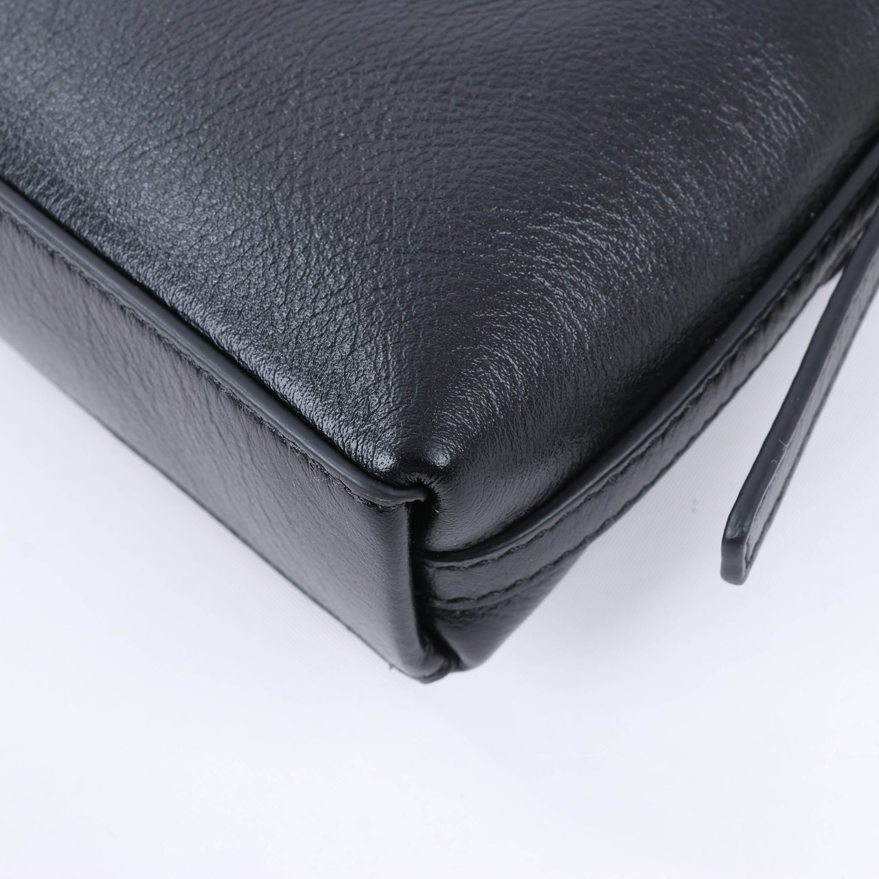 Givenchy Givenchy Voyeux Leather 2Way Shoulder Bag in Black Zwart