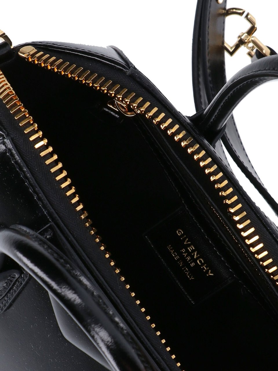 Givenchy Structured Handbag in Glossy Silk Zwart