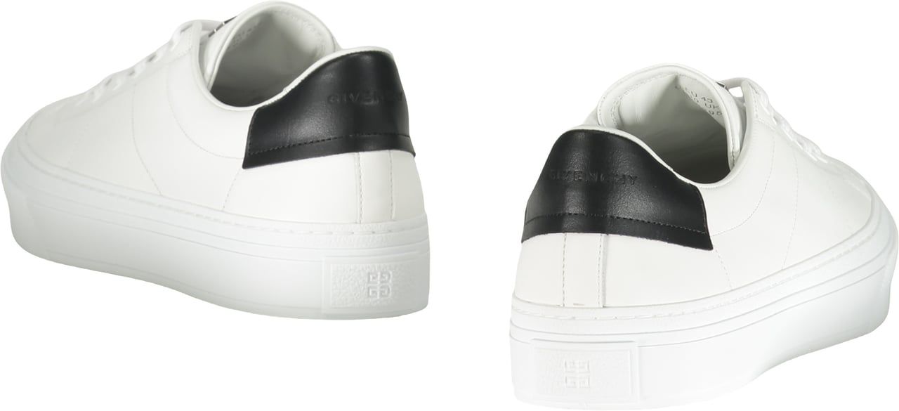 Givenchy Leather sneakers Wit