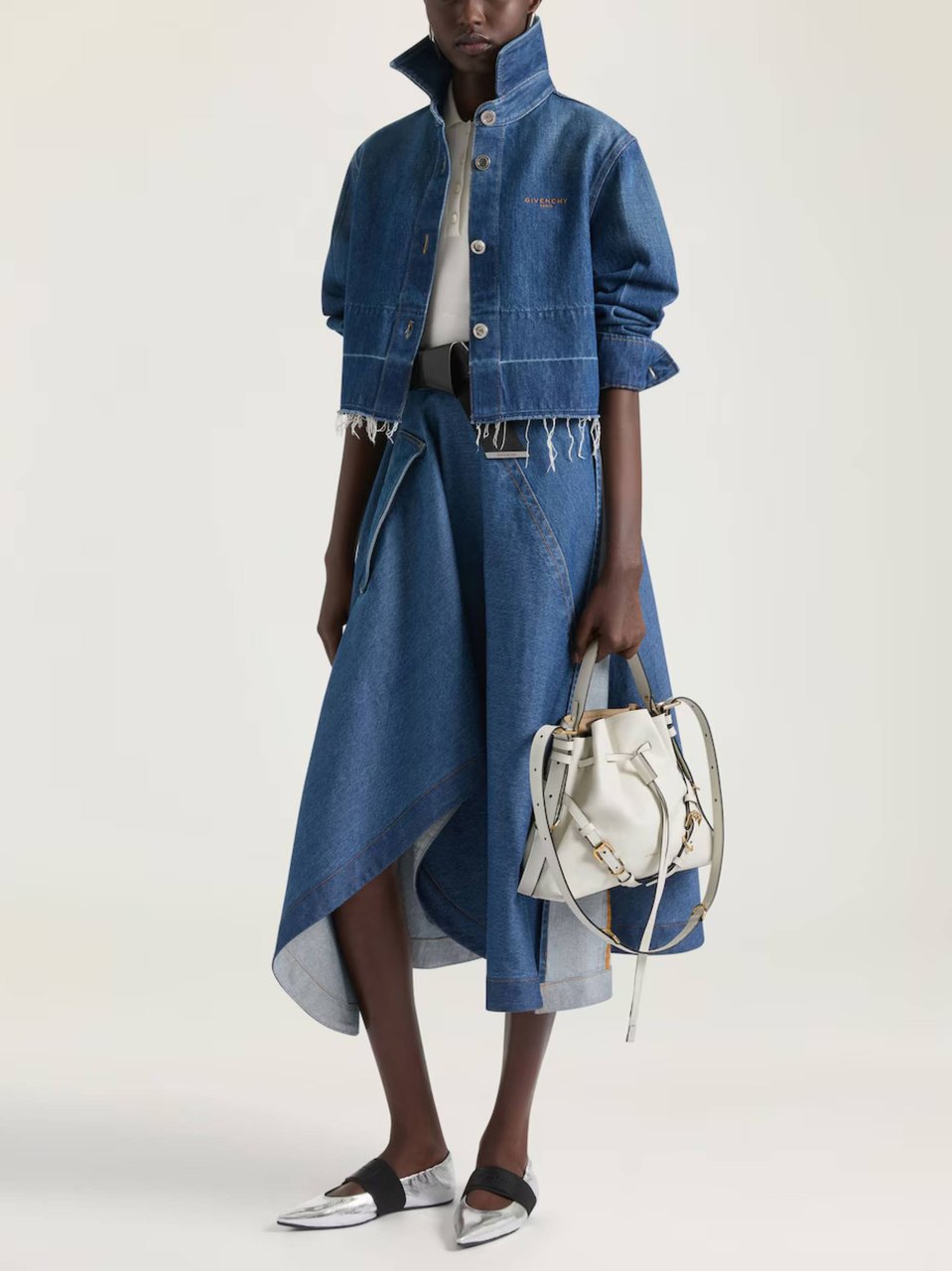 Givenchy Cropped Denim Shirt With Raw Edge Hem And Classic Button-Down Front Blauw
