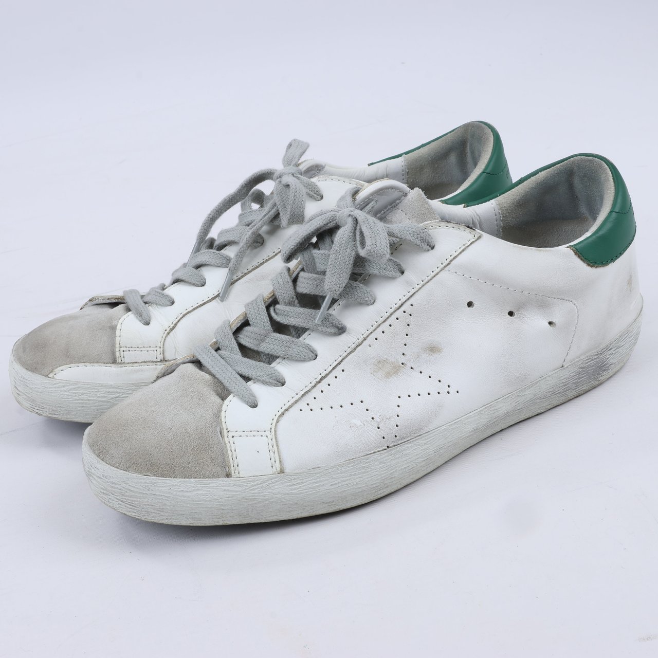Golden Goose GOLDEN GOOSE Leather Sneakers in White SUPERSTAR, Size 40 EU Beige