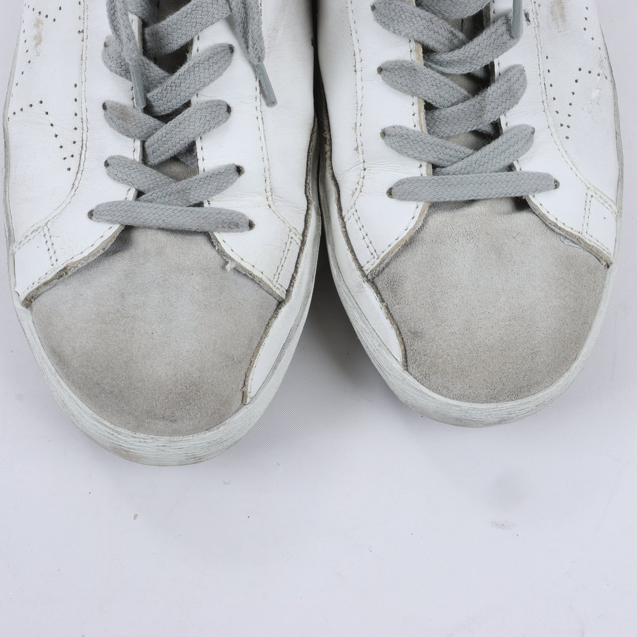 Golden Goose GOLDEN GOOSE Leather Sneakers in White SUPERSTAR, Size 40 EU Beige