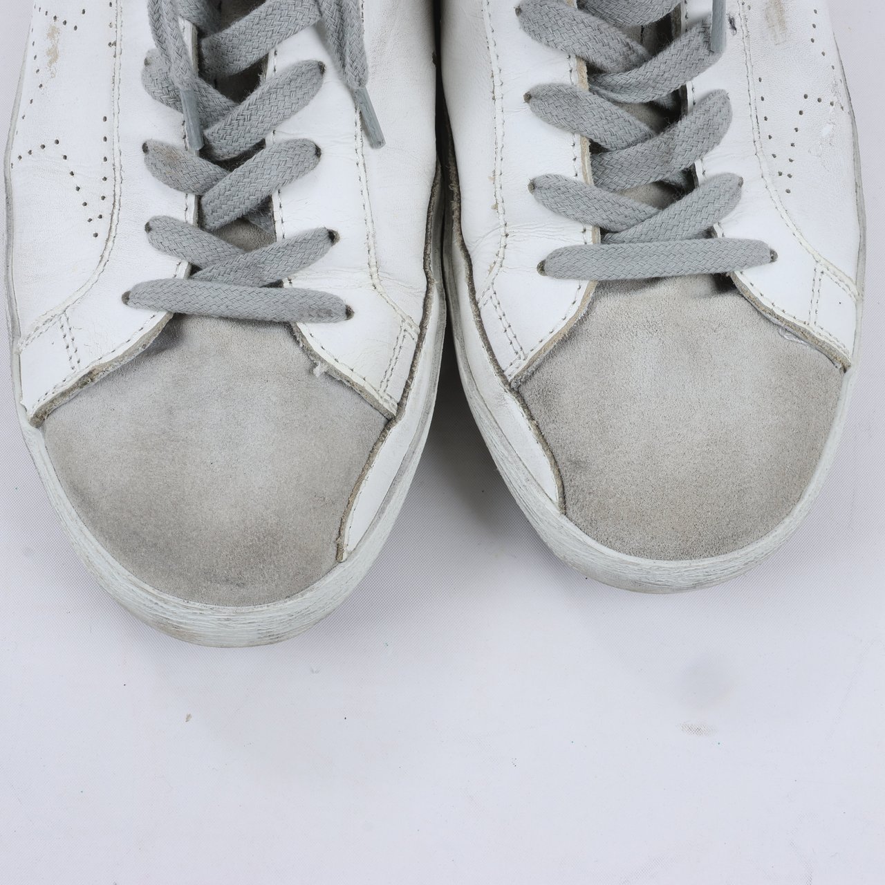 Golden Goose GOLDEN GOOSE Leather Sneakers in White SUPERSTAR, Size 40 EU Beige
