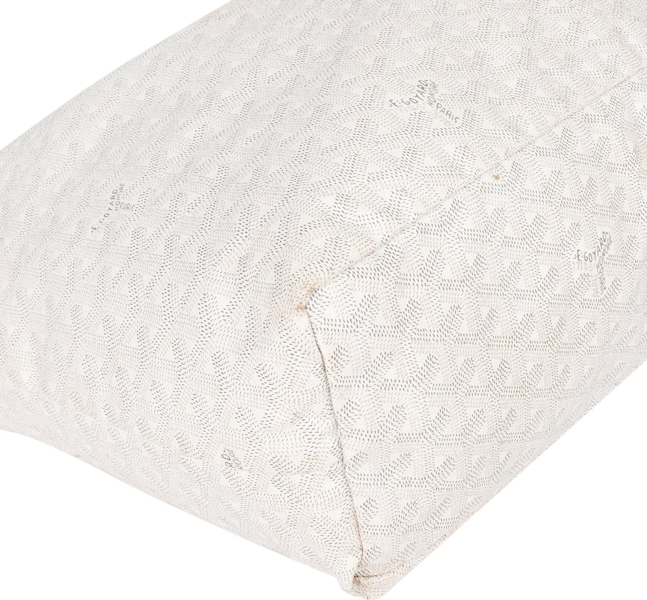 Goyard Goyard White Goyardine Monogram Saint Louis PM Handbag Divers