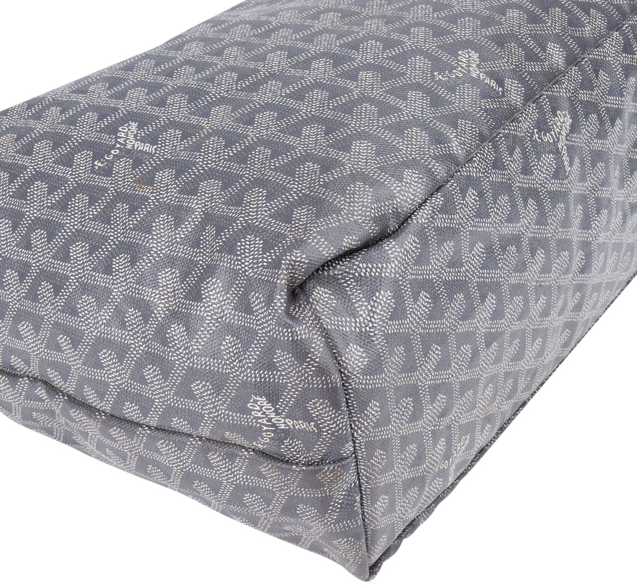 Goyard Goyard Grey Goyardine Monogram Saint Louis PM Handbag Divers