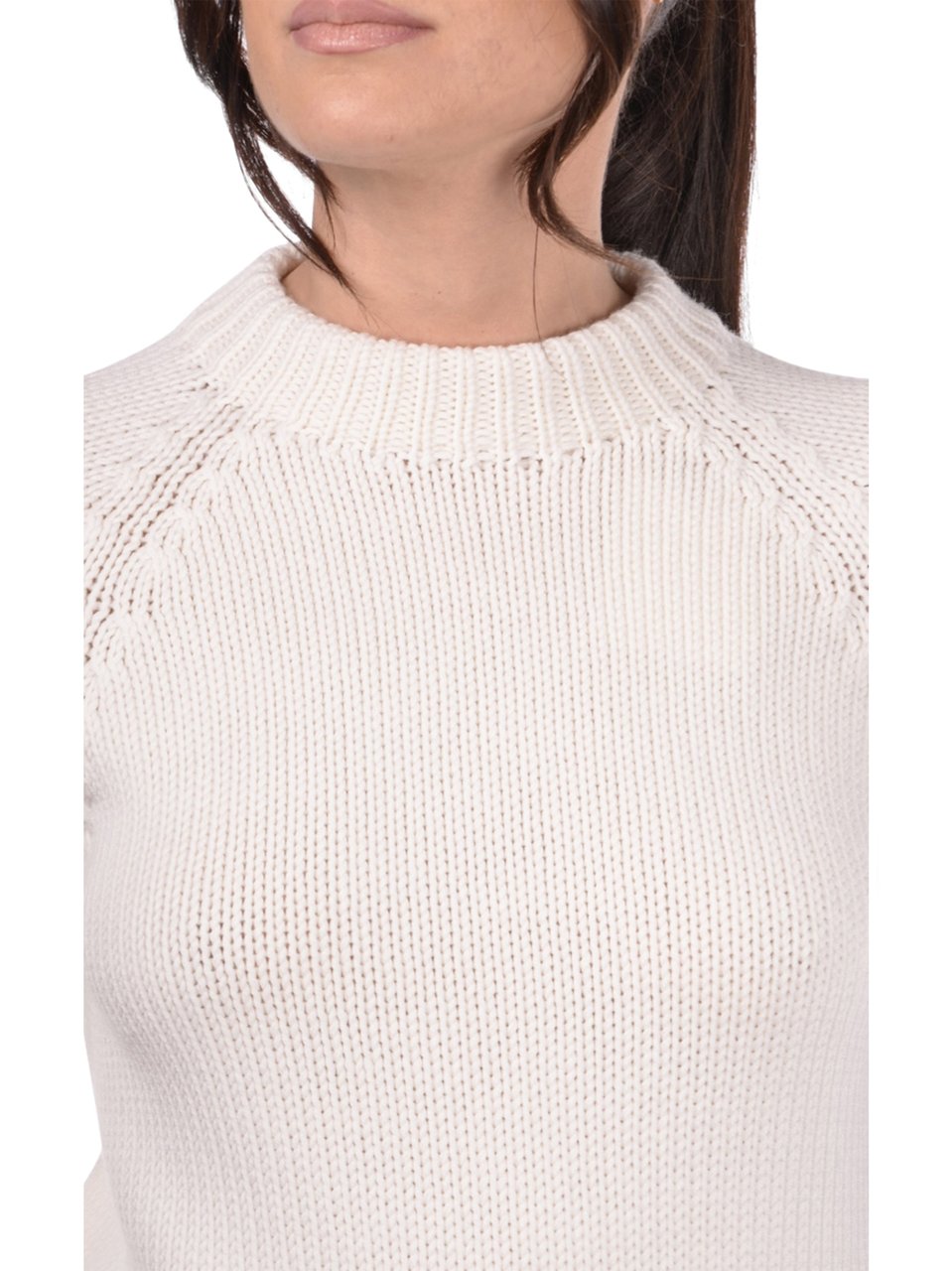 Gran Sasso Slightly Cropped Wool Sweater With Classic Crew Neckline Wit