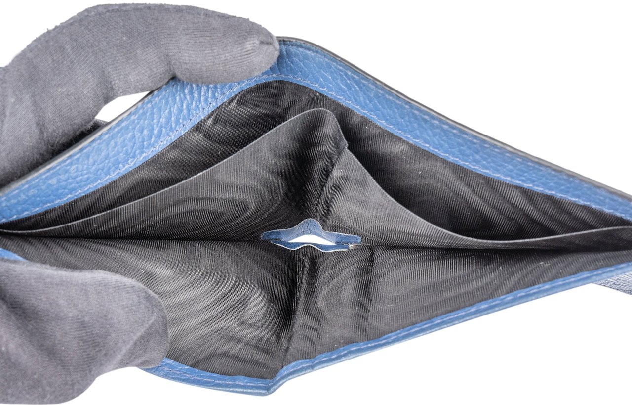 Gucci Gucci GG Emblem Leather Wallet Zwart