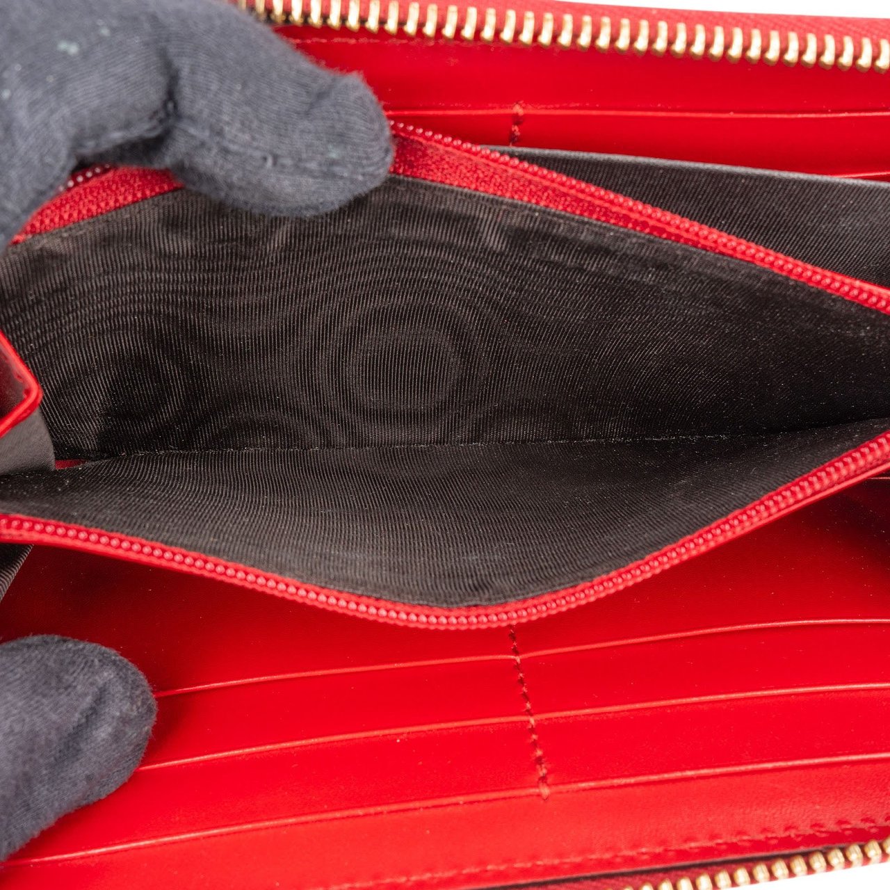 Gucci Gucci Red Guccissima Leather Zip Around Wallet Rood