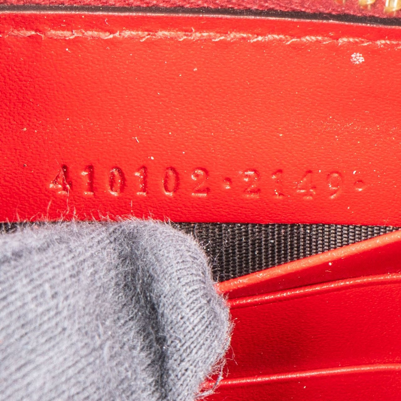 Gucci Gucci Red Guccissima Leather Zip Around Wallet Rood