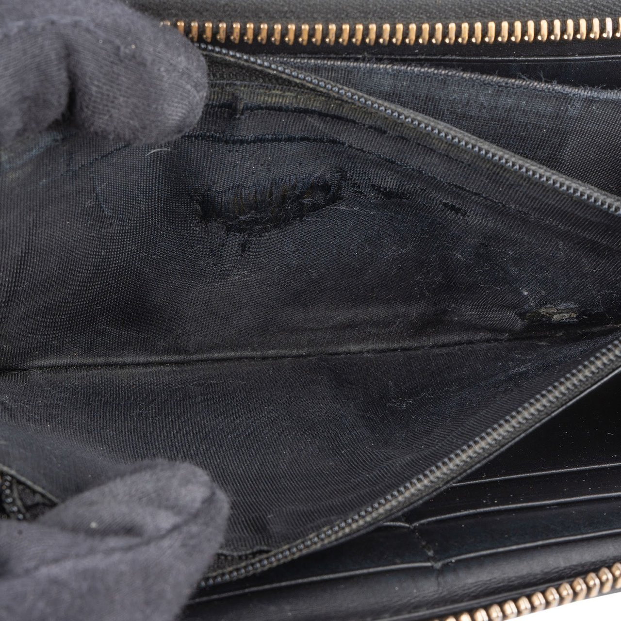 Gucci Guccissima Leather Bow Zip Around Wallet Zwart
