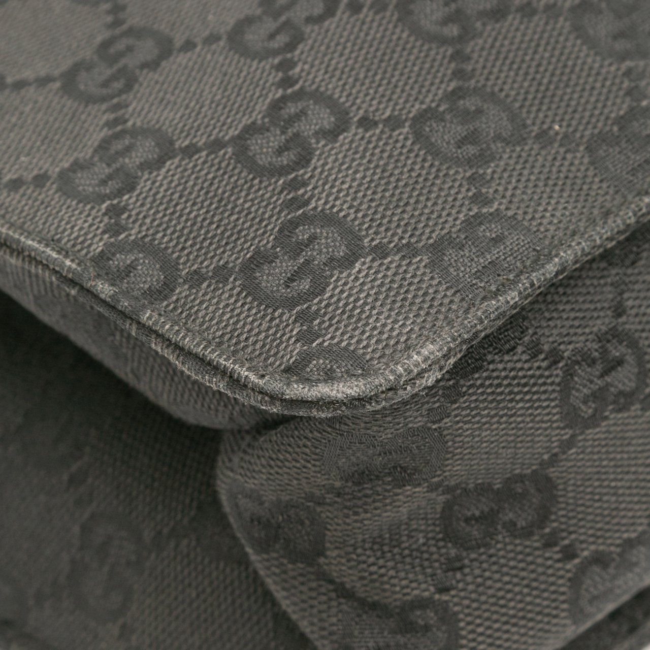 Gucci GG Canvas Eclipse Crossbody Zwart