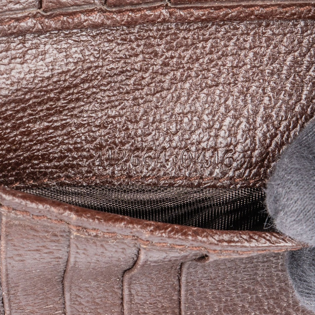 Gucci Gucci Monogram GG Canvas Metal Bar Wallet Bruin