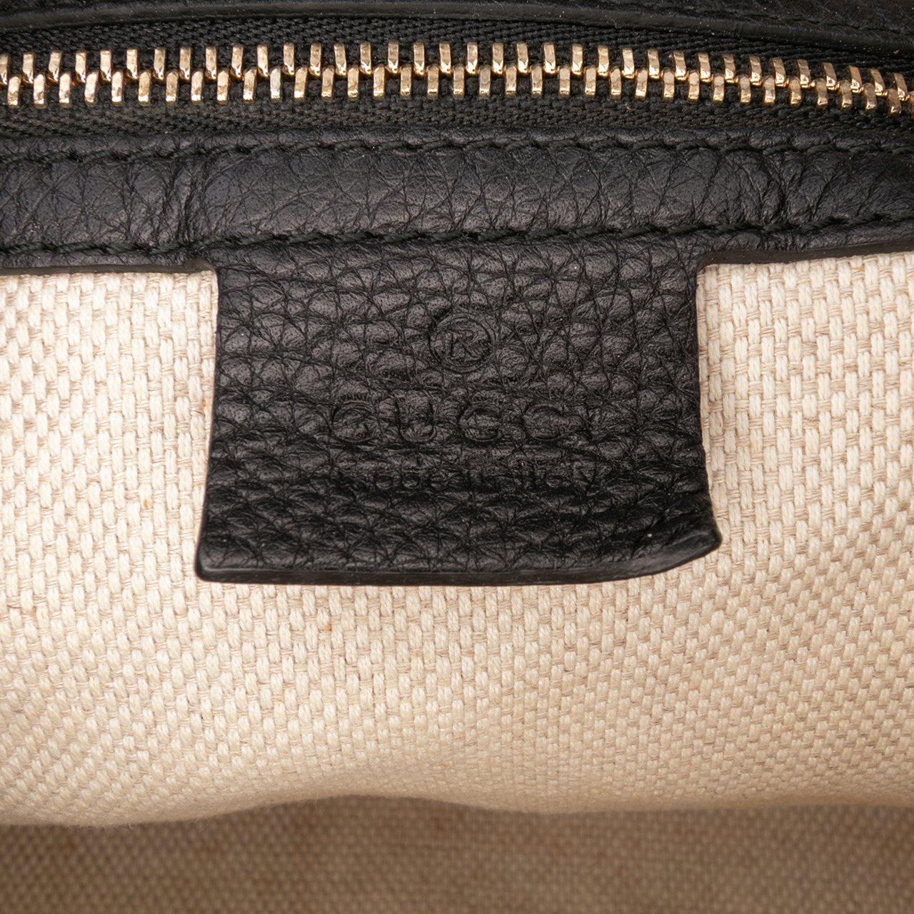Gucci Small Leather Soho Satchel Zwart