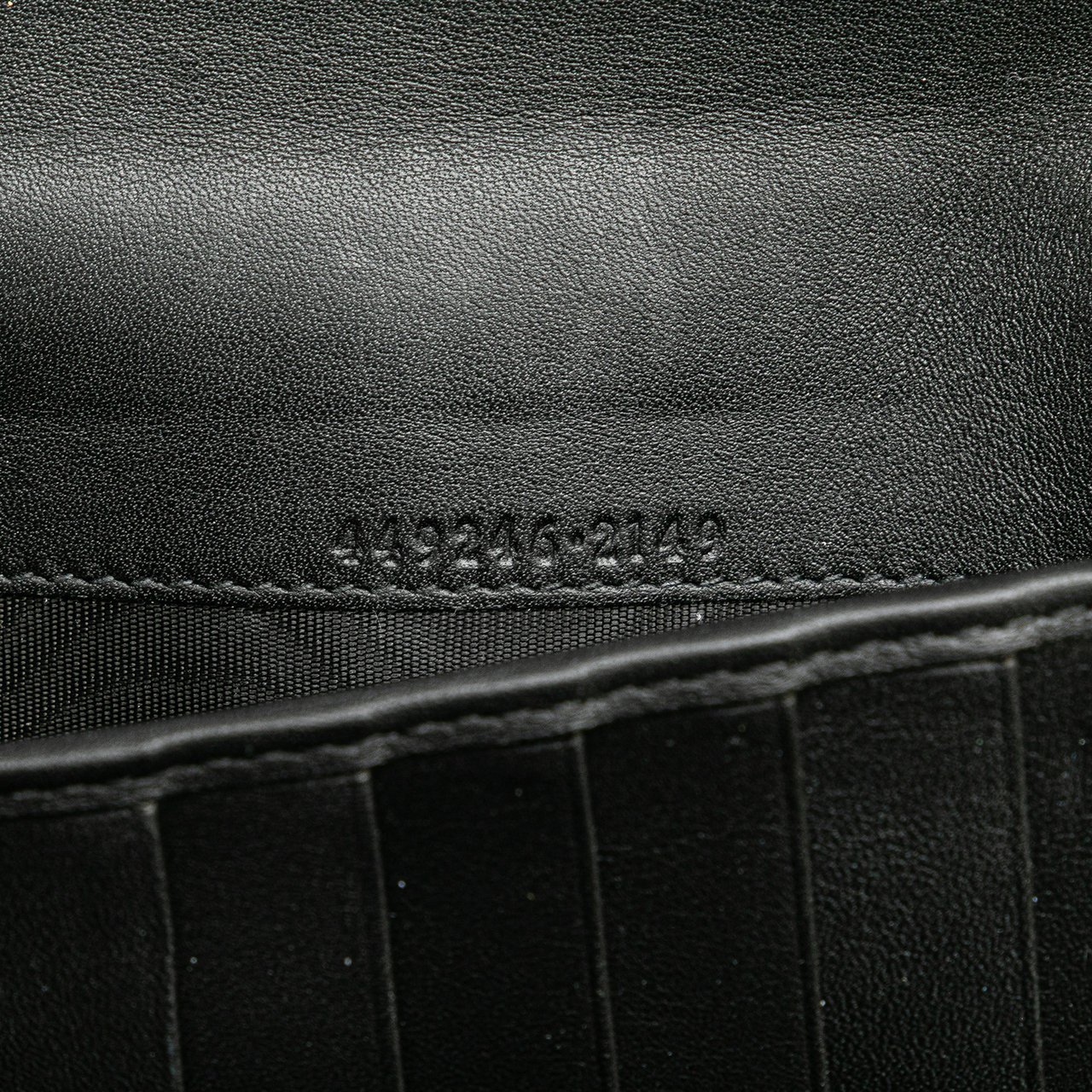 Gucci Microguccissima Zip Around Long Wallet Zwart