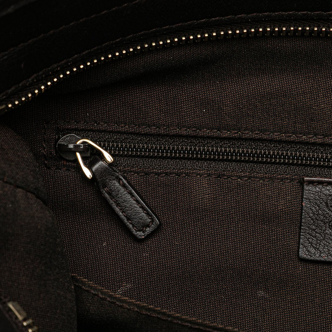 Gucci GG Canvas Shoulder Bag Bruin