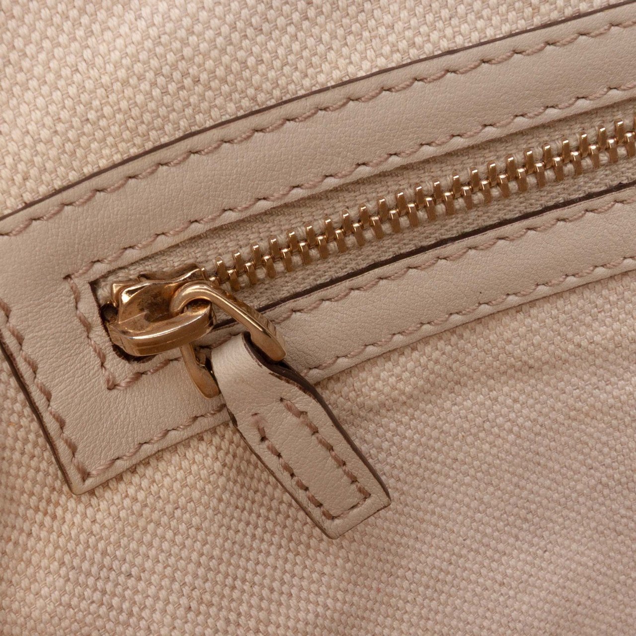 Gucci Medium Guccissima Bree Dome Tote Wit