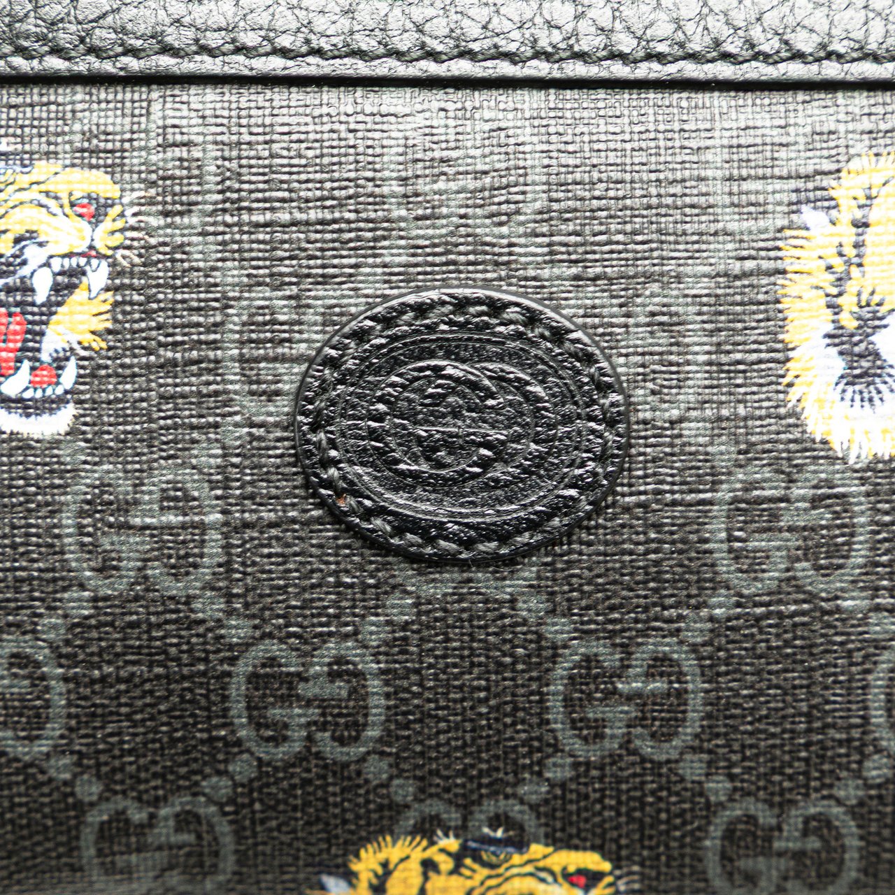Gucci GG Supreme Tiger Belt Bag Zwart