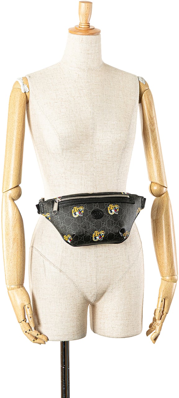 Gucci GG Supreme Tiger Belt Bag Zwart