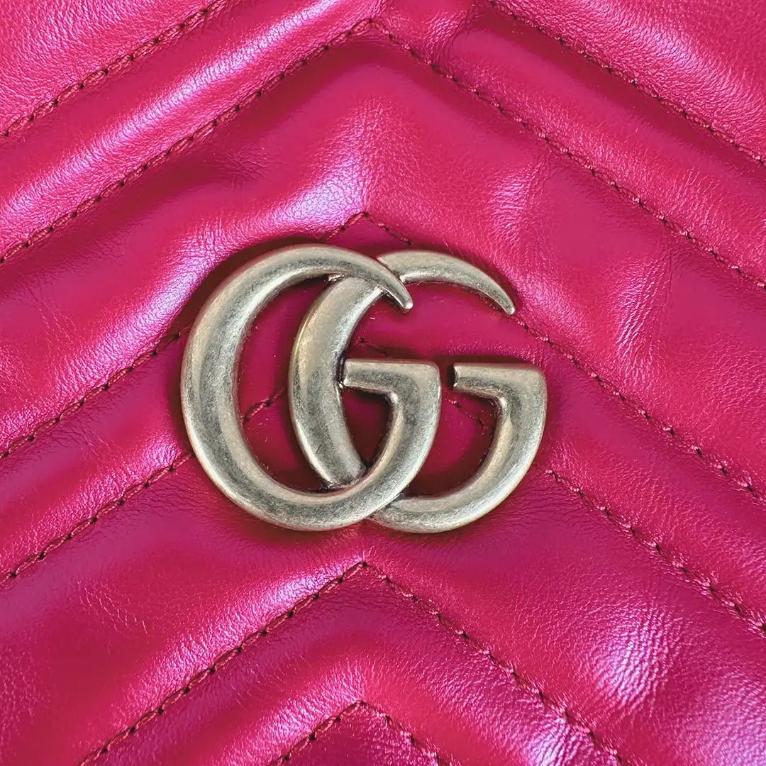 Gucci Gucci GG Marmont Leather Mini Bucket red / very good Rood