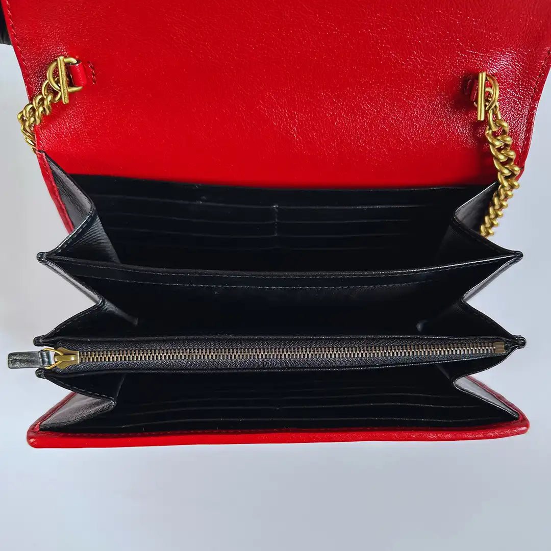Gucci Gucci Torchon GG Marmont Wallet on Chain red black leather / mint condition Zwart