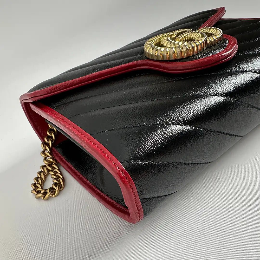 Gucci Gucci Torchon GG Marmont Wallet on Chain red black leather / mint condition Zwart