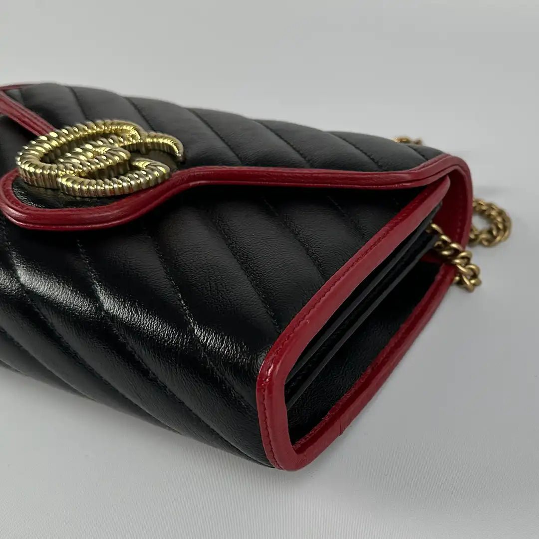 Gucci Gucci Torchon GG Marmont Wallet on Chain red black leather / mint condition Zwart